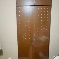 تعدادی درب کمد دیواری چوبی دو لنگه قهوه ای سوخته|جاکفشی، کمد، دراور|کرج, اصفهانی‌ها|دیوار