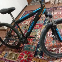 دوچرخه نو و تمیز.