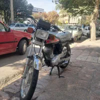 یک موتور سیکلت
