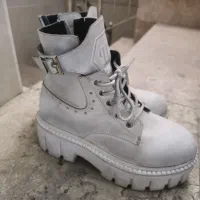 تعدادی کفش|کیف، کفش، کمربند|شاهین‌شهر, فردوسی|دیوار