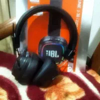 هدفون JBL و ایرپاد M10 سالم