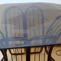 میز ناهار خوری و ساعت دیواری و انواع تابلو