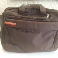 کیف لپ تاپ ۳کاره پرامااصل (دستی ،کوله ودوشی )