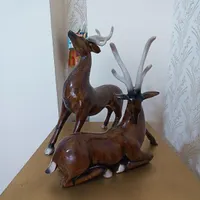 دو عدد مجسمه گوزن