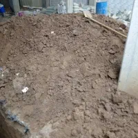 نخاله خاک چاه کنده شده