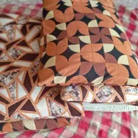 تعدادی پتو تشک بالشت|رختخواب، بالش، پتو|شیراز, کرونی(خاتونک)|دیوار