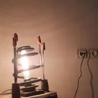 آباژور رومیزی طرح کمک فنر فلزی مشکی|چراغ خواب و آباژور|قم, آزادگان|دیوار