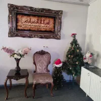 درخت کریسمس بزرگ و کوچک|گل مصنوعی|همدان, |دیوار