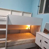 تخت خواب دوطبقه تمییز بدون خط و خش نو|تخت و سرویس خواب|نیشابور, شهرک اندیشه|دیوار