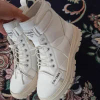 بوت سفید|کیف، کفش، کمربند|ایذه, |دیوار