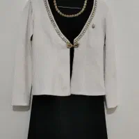 تعدادی لباس فروشی