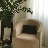 مبل تک برای مطالعه گوشه اتاق