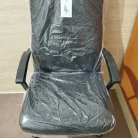 صندلی حرفه‌ای مدیریتی در حد نو