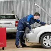 استخدام مکانیک ماشین های بنزینی