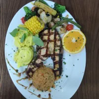 منشی صندوق دار جهت تهیه غذا