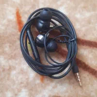 هنذفری نو سه روز نیست واسم اوردن ب گوشیم‌ نمیخوره