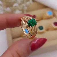 انگشتر نگین دار