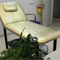 تخت|آرایشگاه و سالنهای زیبایی|گلبهار, شهر جدید گلبهار|دیوار