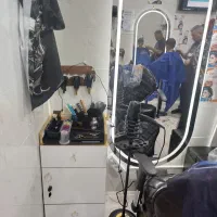 صندلی آرایشگاه و آیینه و...