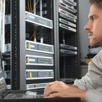 ارائه خدمات شبکه و کامپیوتر