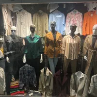 فروشنده خانم