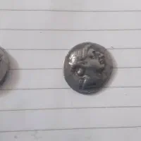 سکه قدیمی و انگشتر