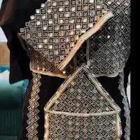 دوتا آیینه کوچک با ی چهار دانوک پلیوار پر میدوزم