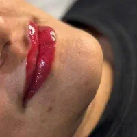 مدل برای شیدینگ لب و میکرو ابرو