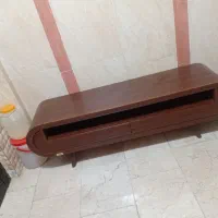 فرش و میز تلویزیون