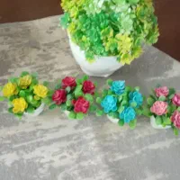 گل و گلدان تزئینی