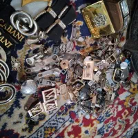 سر زیپ و مارک  لباس و کیف و کفش