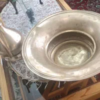 منقل برنجی|کلکسیون اشیاء عتیقه|لاهیجان, حزین|دیوار