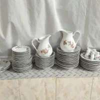 سرویس گل قرمز