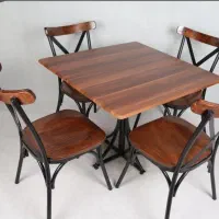 میز و صندلی لهستانی