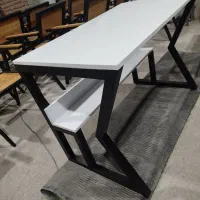 میز تحریر و کامپیوتر