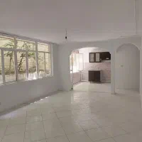 ۵۷ متر / حیاط در اختیار / اختیاریه شمالی (تسلیمی)