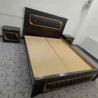 تخت خواب چوبی دونفره تمیز
