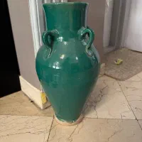 کوزه یا گلدان تزیینی|مجسمه، تندیس، ماکت|تهران, سازمان برنامه جنوبی|دیوار