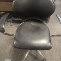 یک عدد صندلی اداری