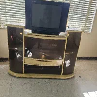 تلویزیون و میز تلویزیون