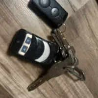 گم شده دسته کلید با 2 ریموت و کلید گاو صندوق