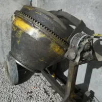 یک دستگاه بتنیر ملات بهم زن|ماشین‌آلات صنعتی|علی‌آباد کتول, |دیوار