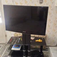 میز و تلویزیون