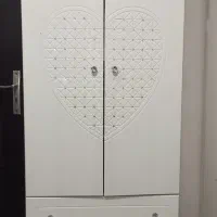 کمد لباس و ویترین اسباب بازی