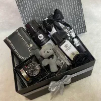 باکس گل همراه لوازم برای روز مرد|گل مصنوعی|قائن, |دیوار