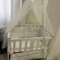 تخت کنار.مادر