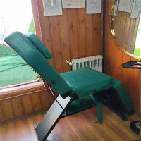 صندلی،ترولی چوبی ،میز ناخن .صندلی پدیکور ،سرشور