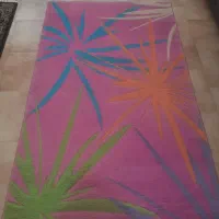 فرش صورتی شاد