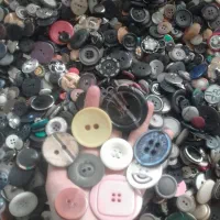 دکمه های رنگارنگ ویک رنگ