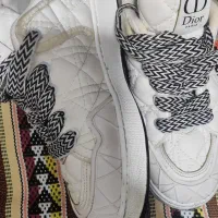 کتانی سفید|کیف، کفش، کمربند|صفادشت, |دیوار